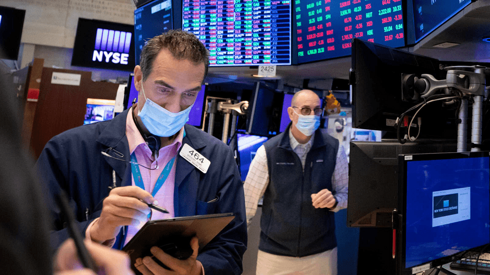 S&P 500 Hovers near Record High, Reopening Stocks Add to Gains