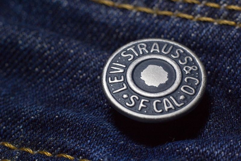 levis public