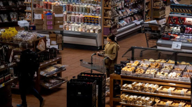 Canada's Inflation Rate Rises in Sept on Smaller Drop in Gasoline Prices