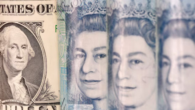 Sterling Slides on Starmer Crisis and Rate Cut Bets