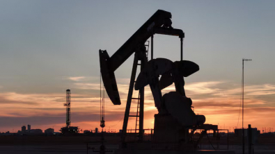 Oil Falls as Trump's 50-Day Deadline for Russia Reduces Supply Fears