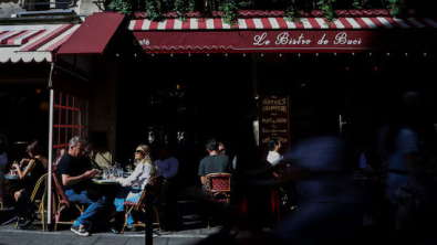 France's Services Sector Contracts Further in Apr, Final PMI