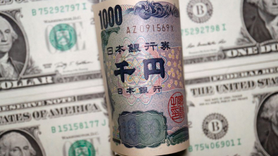 Yen Tanks 1.9% on BOJ Sticks to Stimulus, Franc Climbs again
