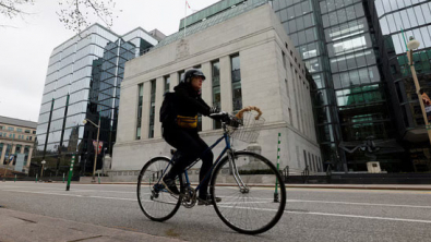 BoC Holds Rates, Says Economy Looks Better than Expected Despite Tariffs