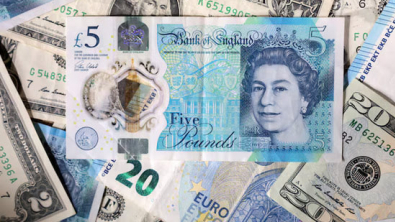 Sterling Drops Versus Dollar, Focus on BoE, Trade Talks