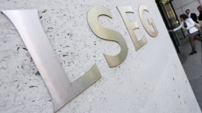 FTSE 100 Logs 5th Straight Weekly Gain; Investors Assess Earnings, Data