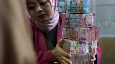 BI Keeps Rates Steady, Focuses on Rupiah Stability