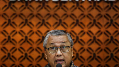 Indonesia Hikes Rates Sharply to Defend Battered Rupiah
