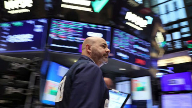 S&P 500, Nasdaq Barely Extend Win Streaks as Investors Eye Yields, Fed Comments