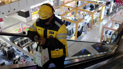 China E-Commerce Enters New Phase as Delivery Price War Ends