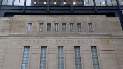 TSX Hits Record High as Investors Assess Economic Data