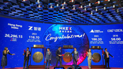 Chinese Tech Firms Rise in Hong Kong Debut as US-China Rivalry Heats Up