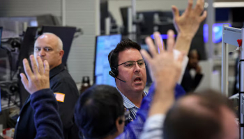 Wall St Ends Lower as Oil Spikes, US 10-Yr Yield Tops 5%