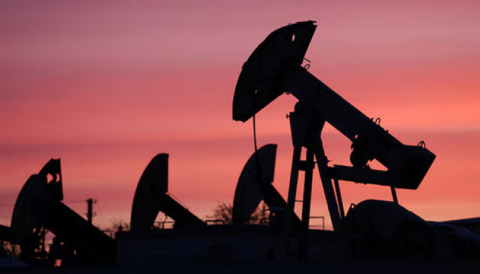 Oil Slumps on Iran Deal Hopes; Yen Firms Post-Intervention