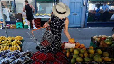 UK Consumer Confidence Hits more than 2-Yr High in Sept, GfK