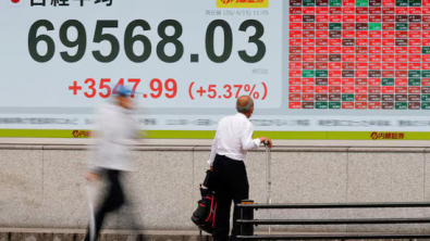 Stocks Rise on SpaceX Tech Boom; Yen Flat after BOJ Hike