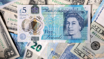 Sterling Hovers around 2-Month High as Fiscal Concerns Ease