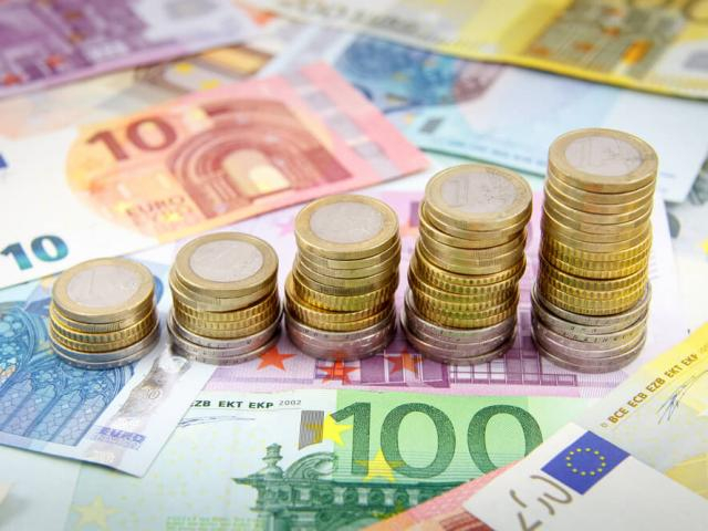 EUR ascending the heights