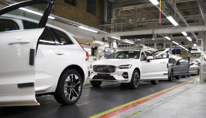 Volvo Cars' February-April Sales Volume Down 10% y/y