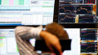 Europe Firms Eye Best Earnings in Years as AI Gap Persists