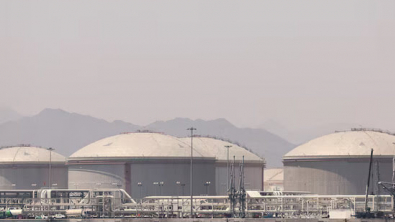 Oil Rebounds on Iran Uncertainty and Inventory Drawdowns