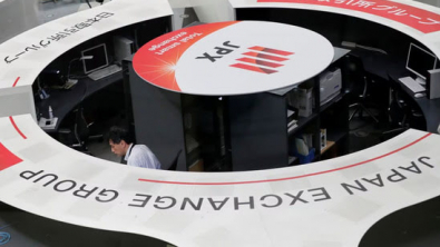 Yen Soars, Nikkei Slides as Rate Hikes Loom over Japan