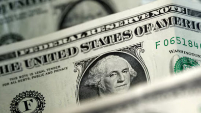 USD Poised for 5th Monthly Drop on Trade, Fiscal Uncertainty
