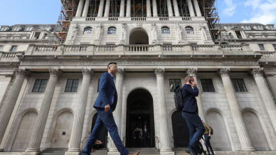 Bank of England Rate Setters Warn of 'Sparks in Tinderbox'