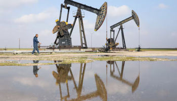 Oil Falls more than $1 on Greater Flows Despite US-Iran War