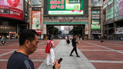 China Economic Imbalance Deepens as Retail Sales Fall