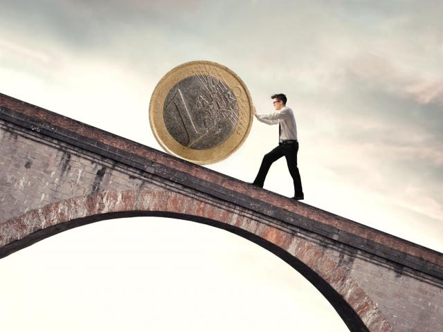 Euro takes warning signs in stride … for now