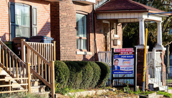 Toronto Home Sales Fall for 3rd Straight Month on Economic Uncertainty