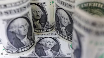 Dollar Sags as Optimism over US Trade Deals Boosts Bets on Fed Easing