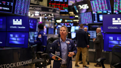 Wall Street Ends Lower as Yields Climb; Crypto Stocks Drop