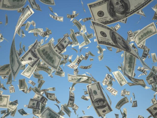 USD and Gold show momentum as risk-off sentiment resumes