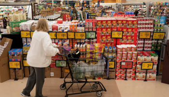 US Consumer Prices Likely Posted Largest Annual Increase in 1-1/2 Years in Nov