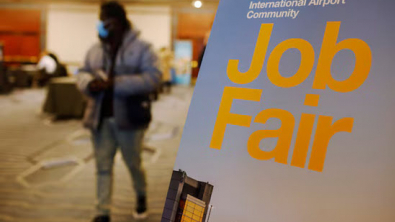 US Weekly Jobless Claims Fall Unexpectedly in Latest Week