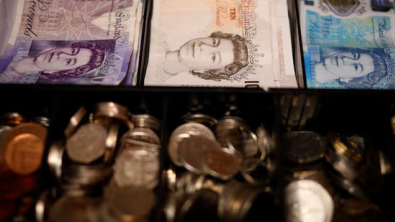 GBP Ticks Higher against USD, Economy Slows Less than Expected