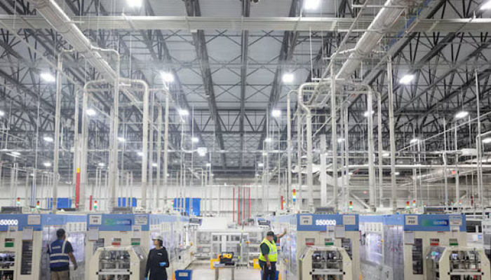 US Factory Output Falls in August as Costs Cloud Outlook