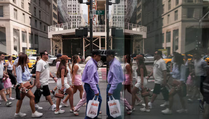 US Consumer Confidence Ebbs in May; Inflation Worries Mount