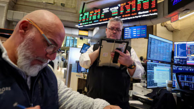 Wall St Ends Sharply Lower amid AI Displacement Fears and Revived Tariff Angst