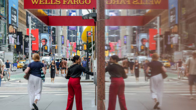 Wells Fargo Hiring Spree Fuels Investment Banking Ambitions
