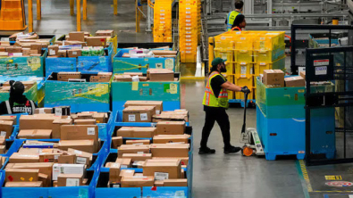 US Business Activity Hits 5-Year High; Inflation Builds