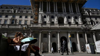 Bank of England Set to Hold Rates Steady, Slow QT