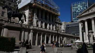 UK Consumer Lending Rises at Fastest Pace Since 2018: BoE