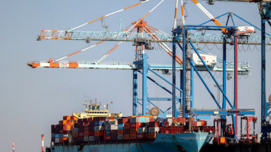 Euro Zone Economy Holds Up, Trade Surplus Surges on Exports to US