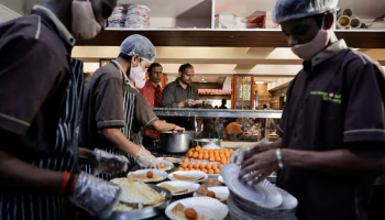 India's Oct Services Growth Eases to 5-mth Low on Heavy Rain, Competition, PMI