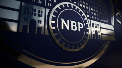 Two Polish Central Bankers Signal Potential May Rate Cut