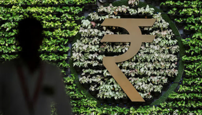 India FX Curbs Make Lenders Wary, Cool Rupee Hedges