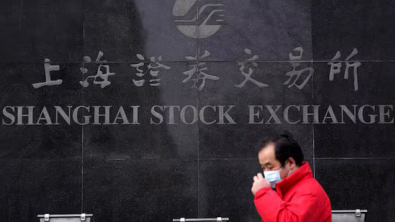 Shanghai Stock Benchmark Closes at Decade High as Fintech, Stablecoin Shares Surge